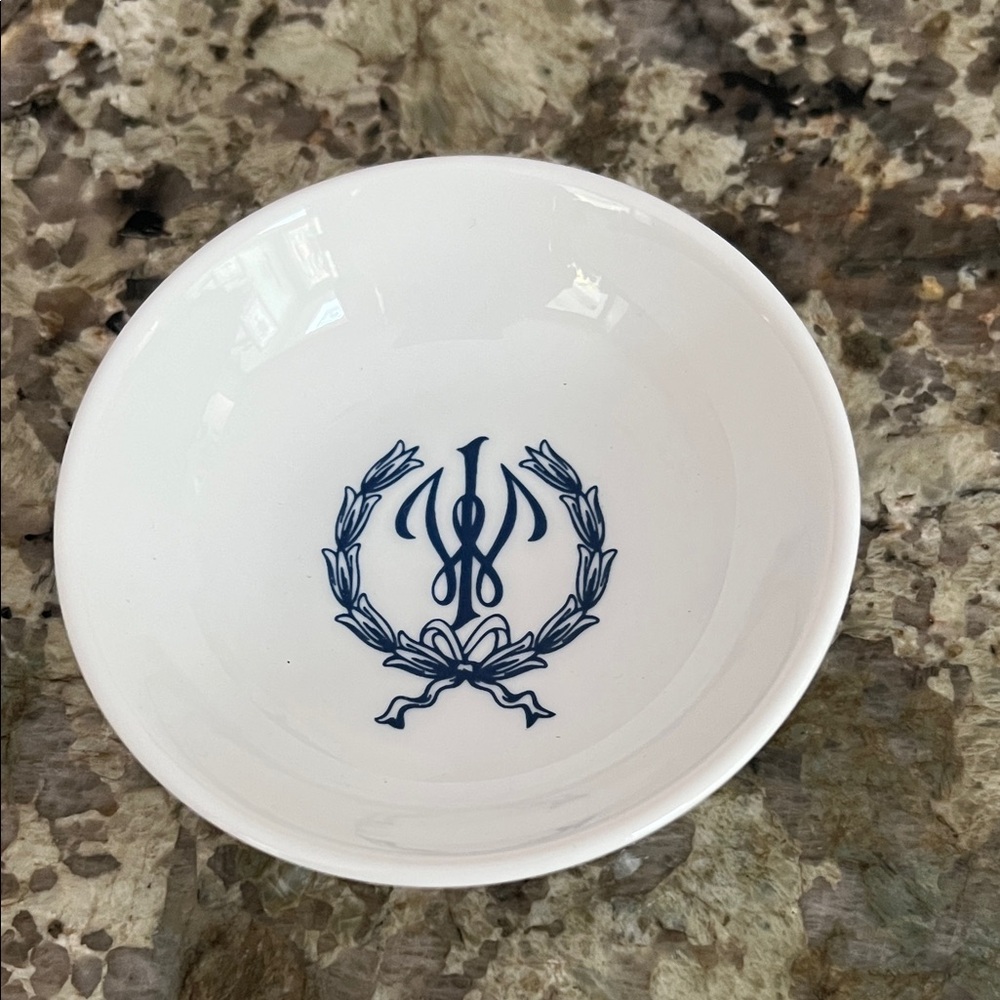 Williamsburg Virginia Petite Ceramic Dish Blue & White 4”